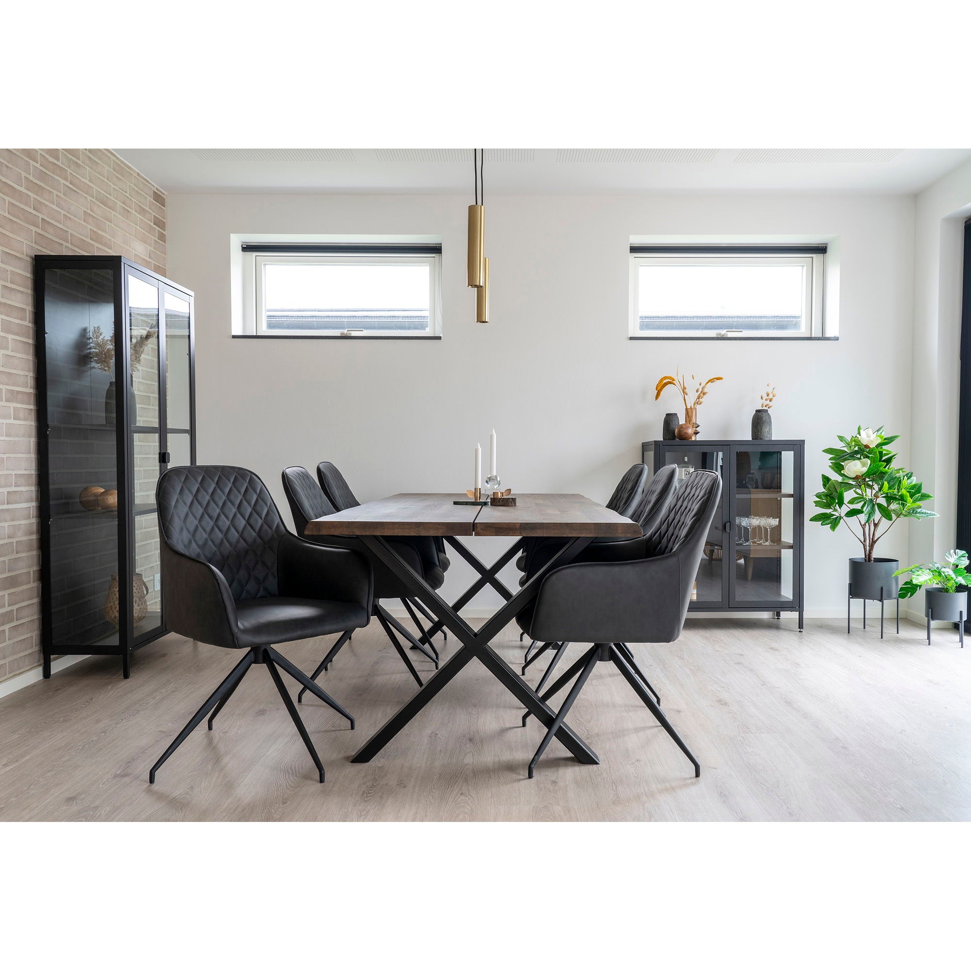 Harbo Dining Chair with swivel