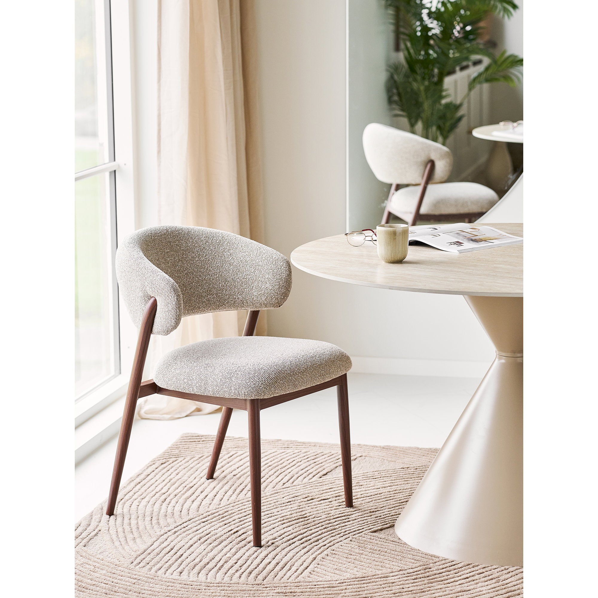 Cavi Dining Chair – Sand / Walnut