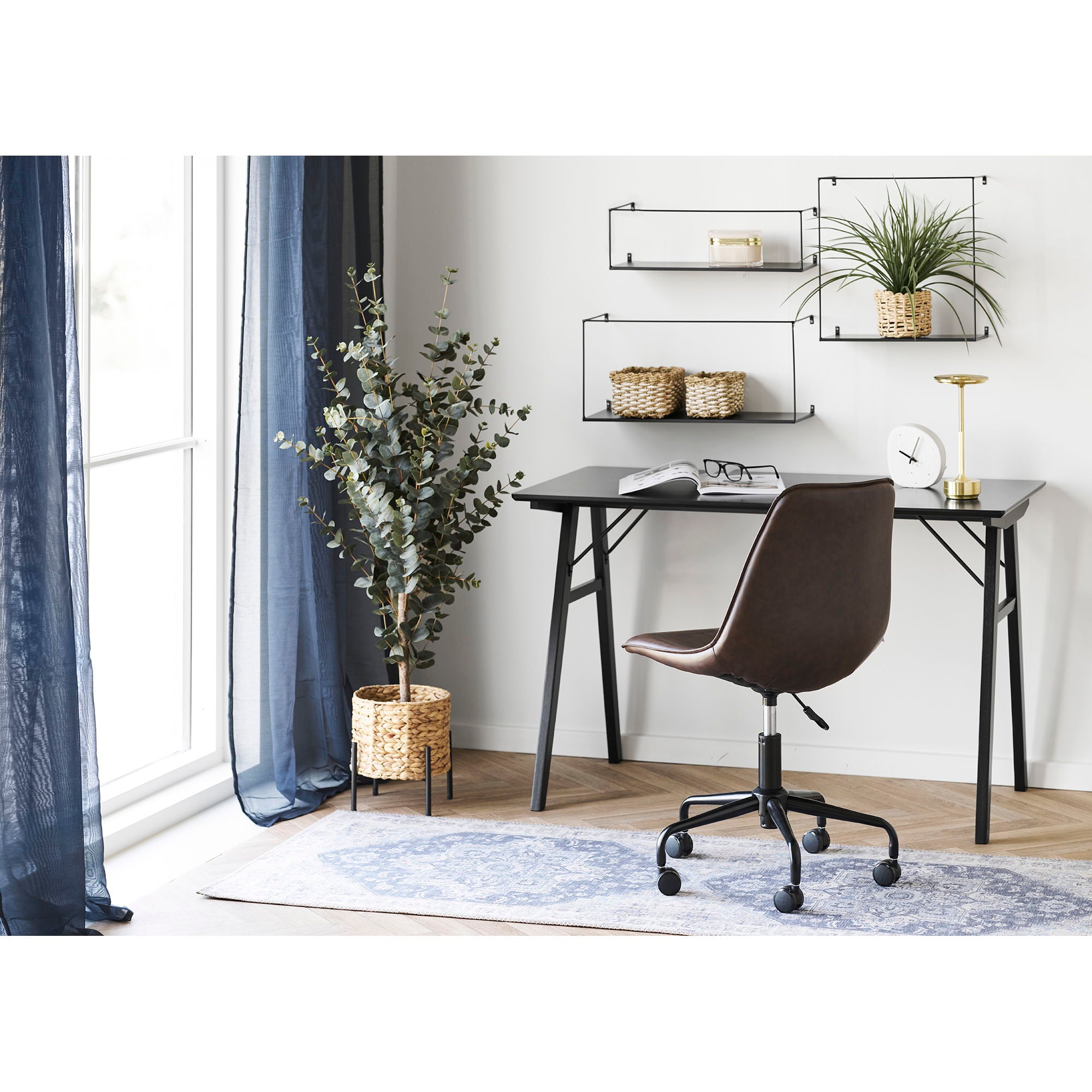 Vojens Desk