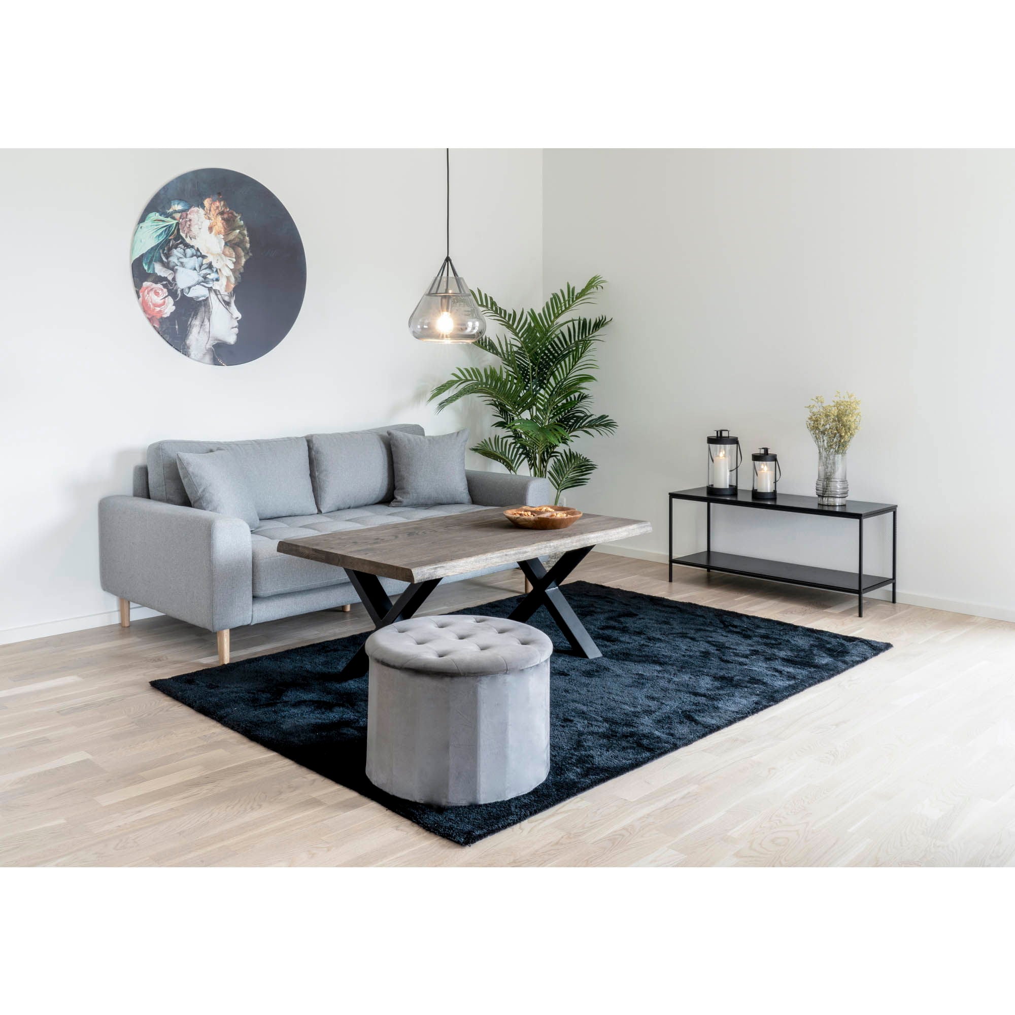 Vita TV stand