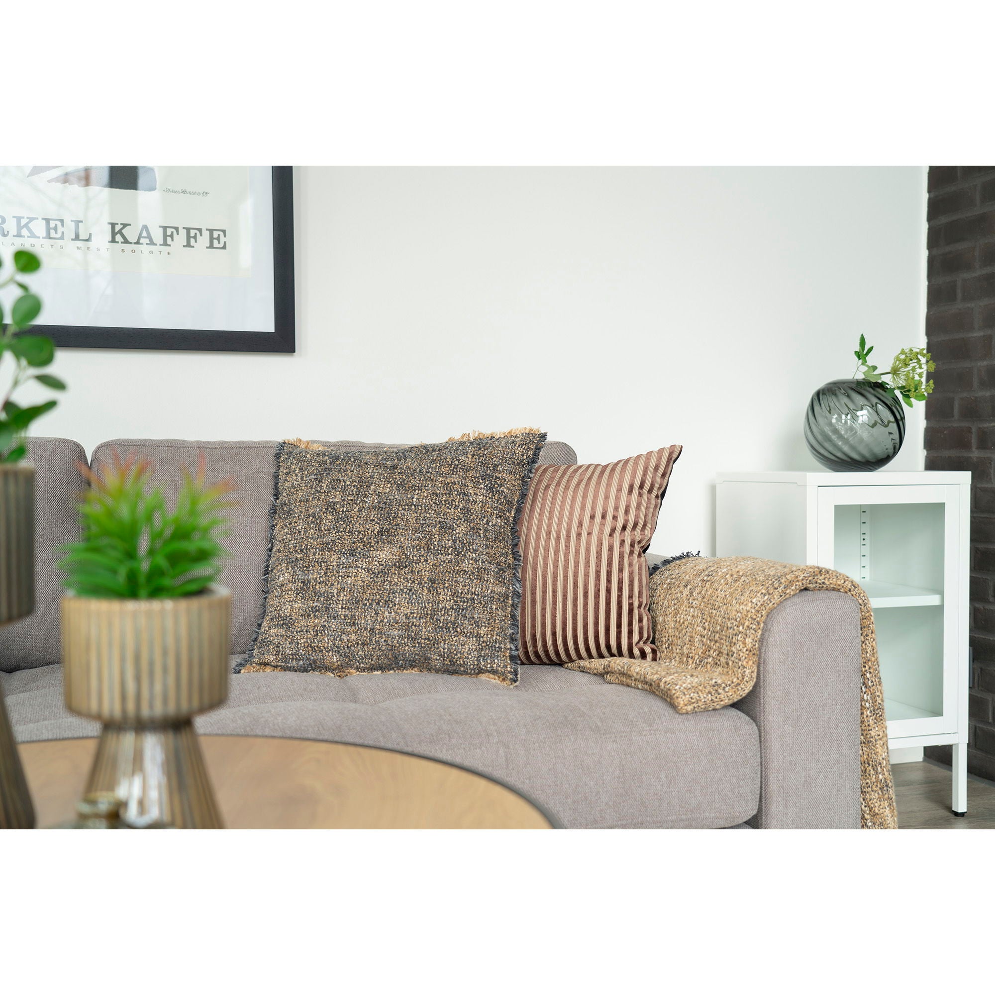 Ely Cushion