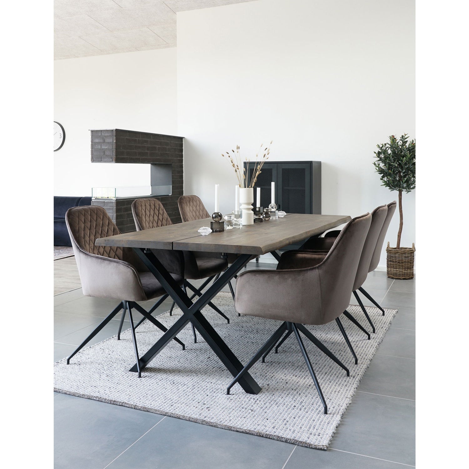 Harbo Dining Chair with swivel