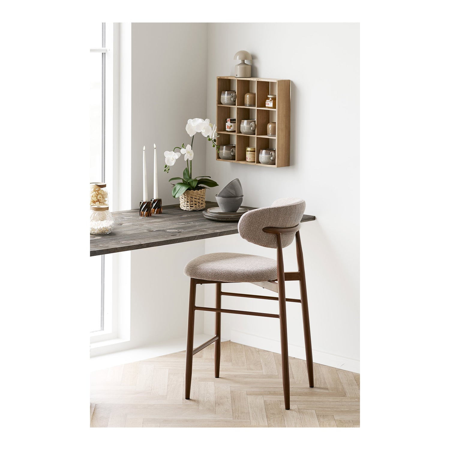 Levanto Counter Chair – Sand / Walnut