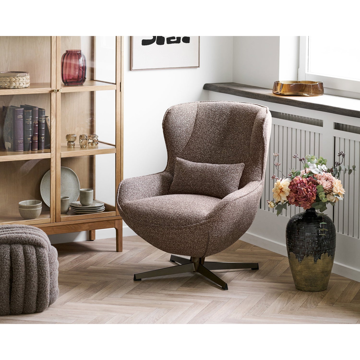 Blenheim Lounge chair with swivel – Brown