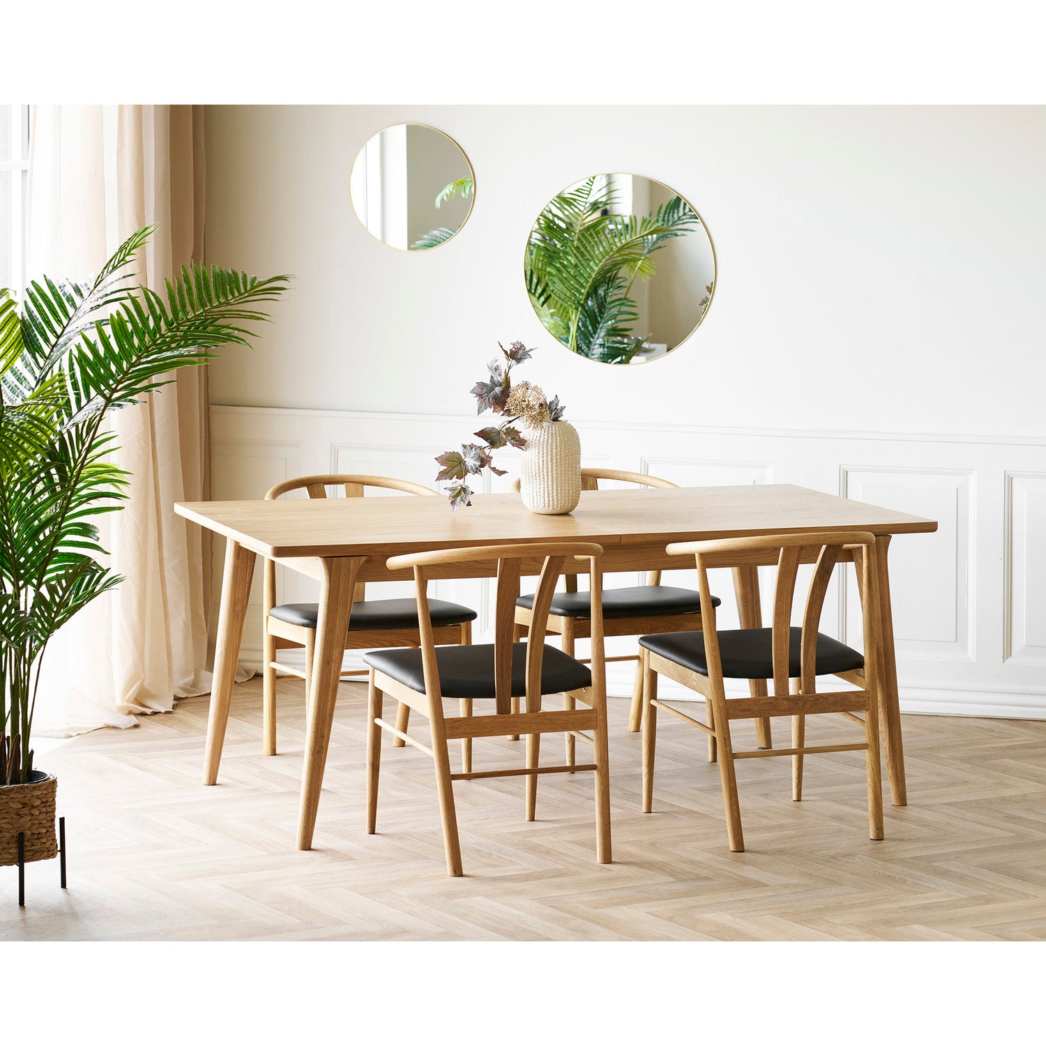 Darwin Dining Table – Oak – Natural