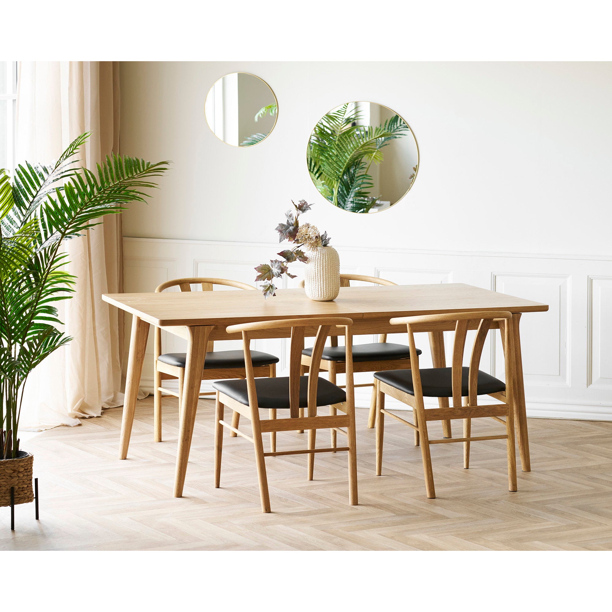 Darwin Dining Table – Oak – Natural