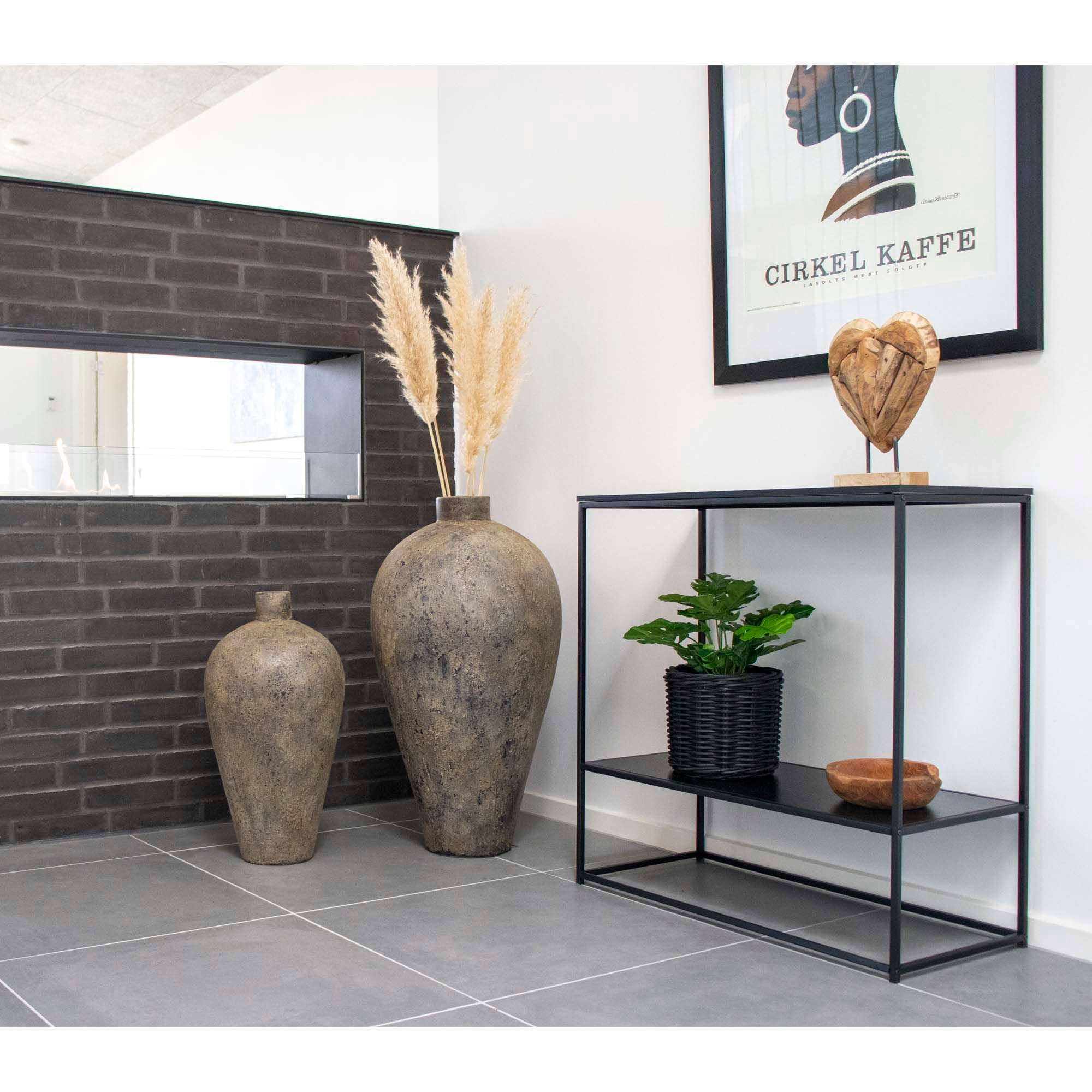 Vita Console table