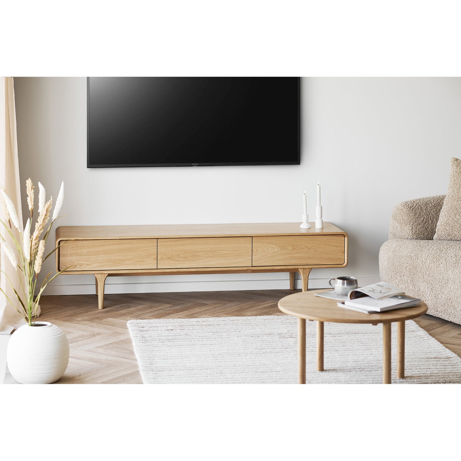 Darwin TV-Bench – Oak – Natural