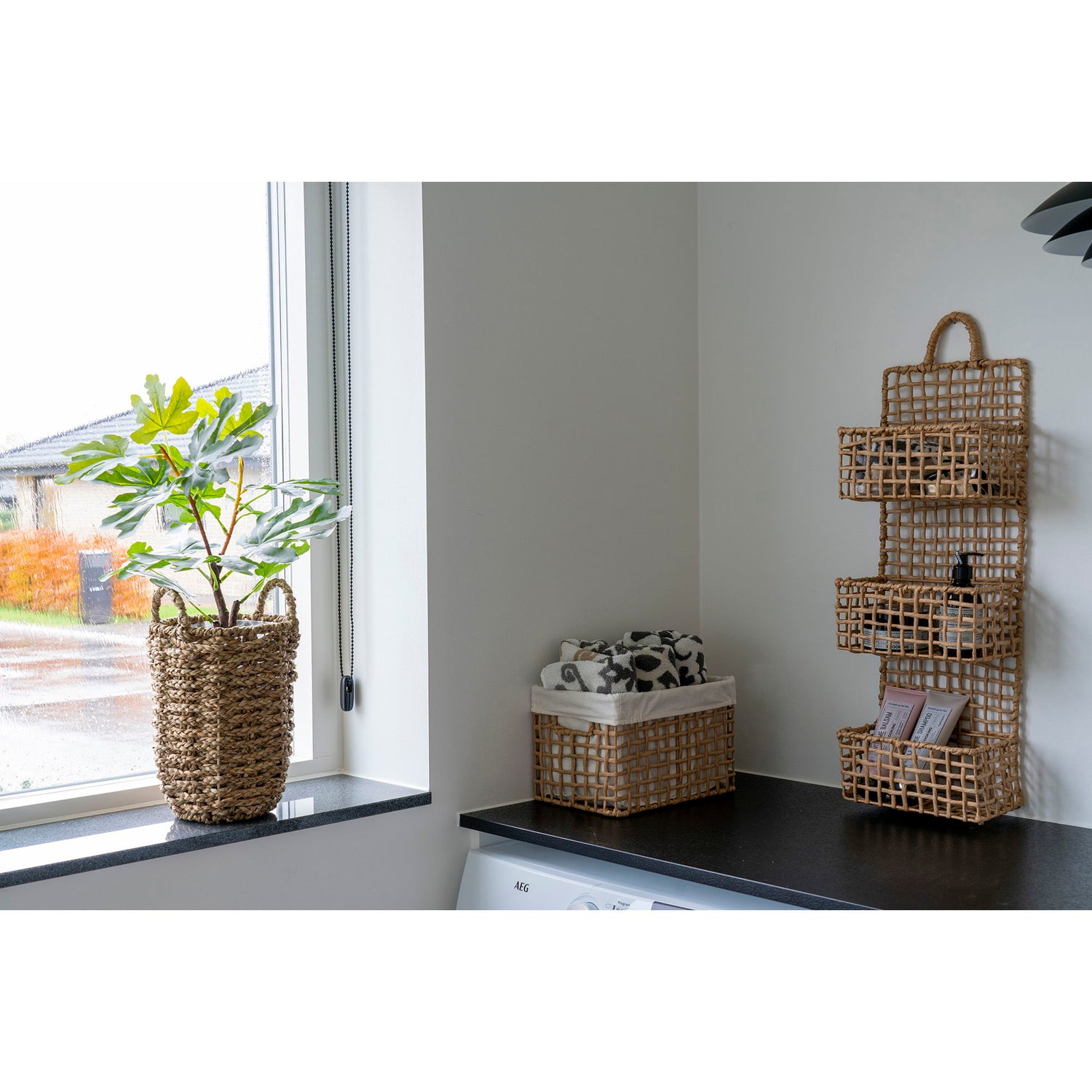Sines Wall Shelf