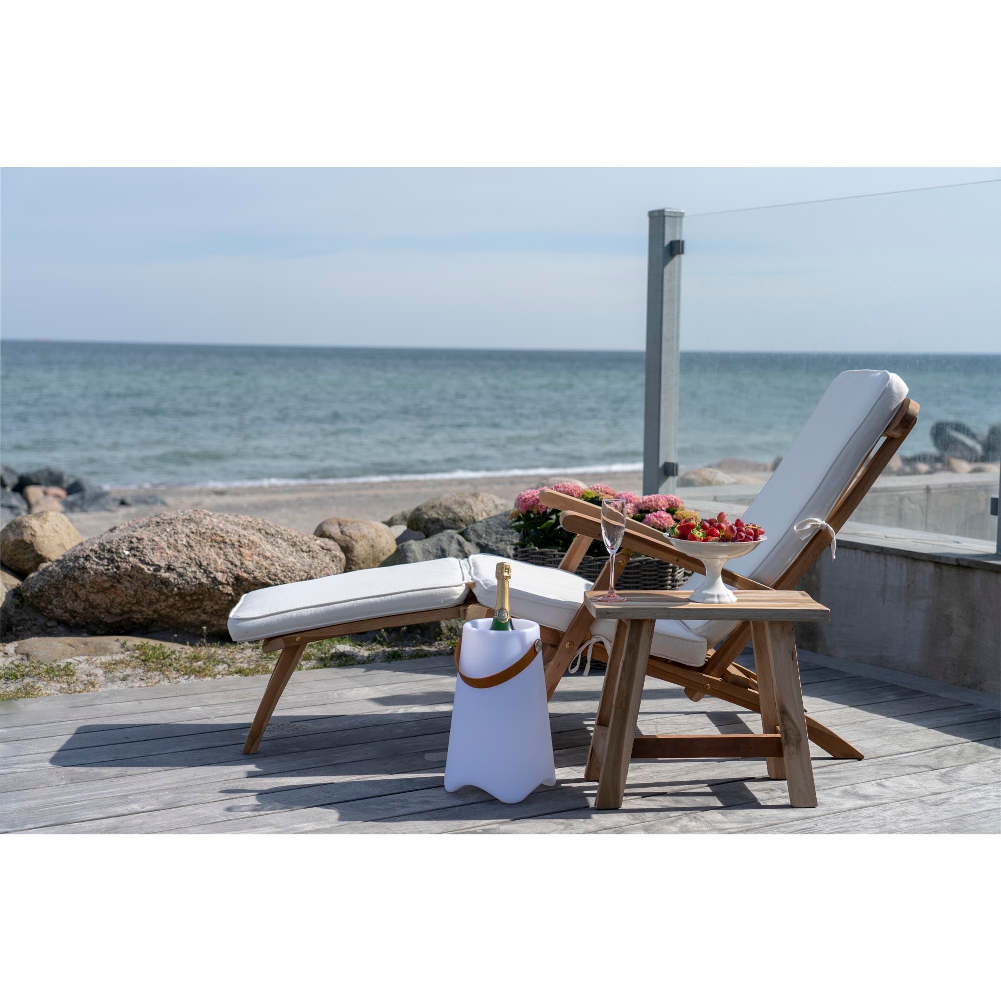 Arrecife Deck Chair with Cushion – Natural / White
