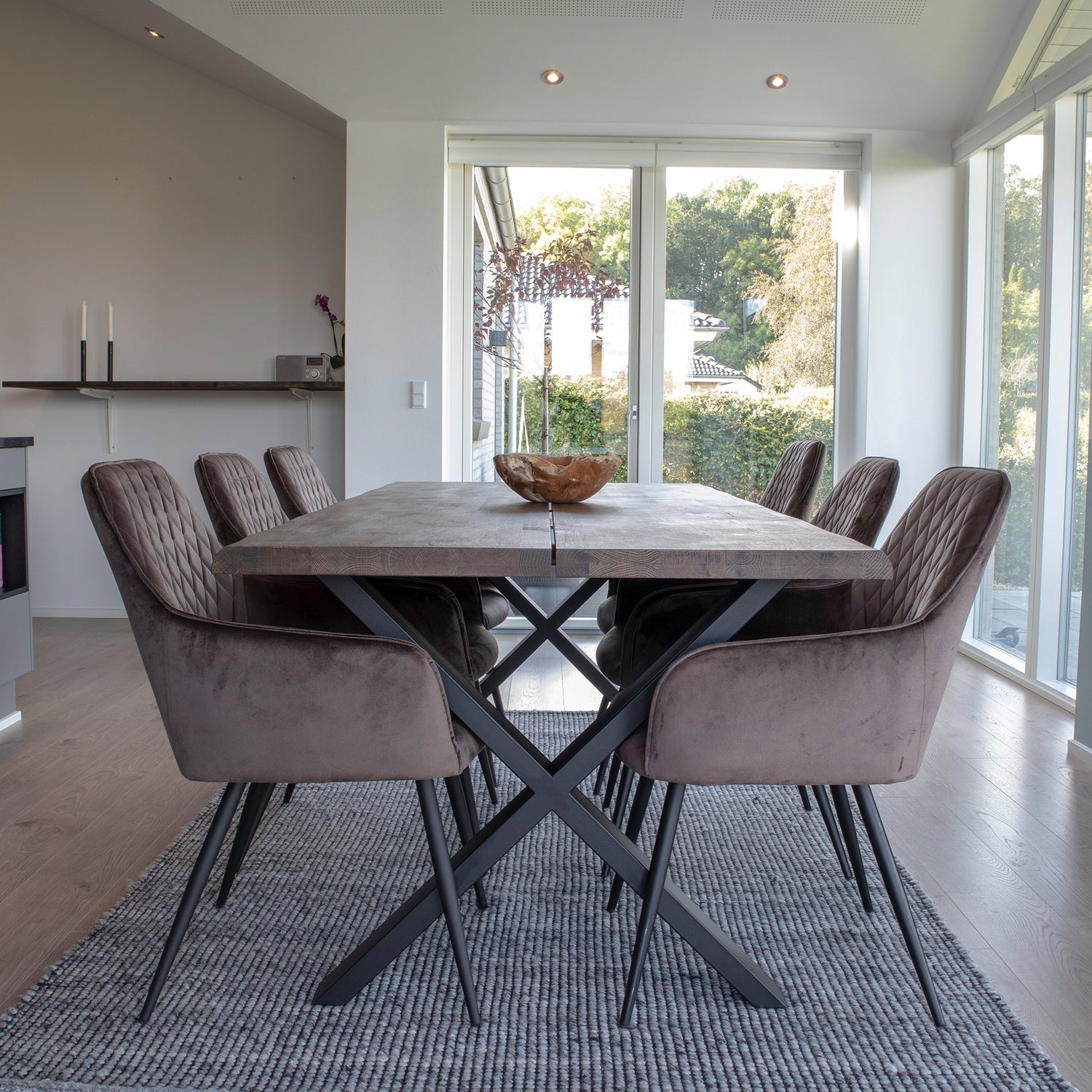 Toulon and Harbo Dining Set – Velvet – Nature / Ligth brown