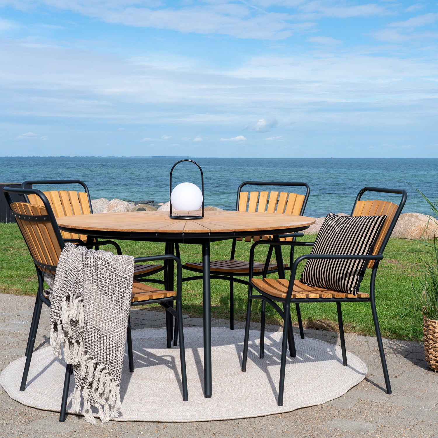 Cleveland Garden Set – Natural / Black