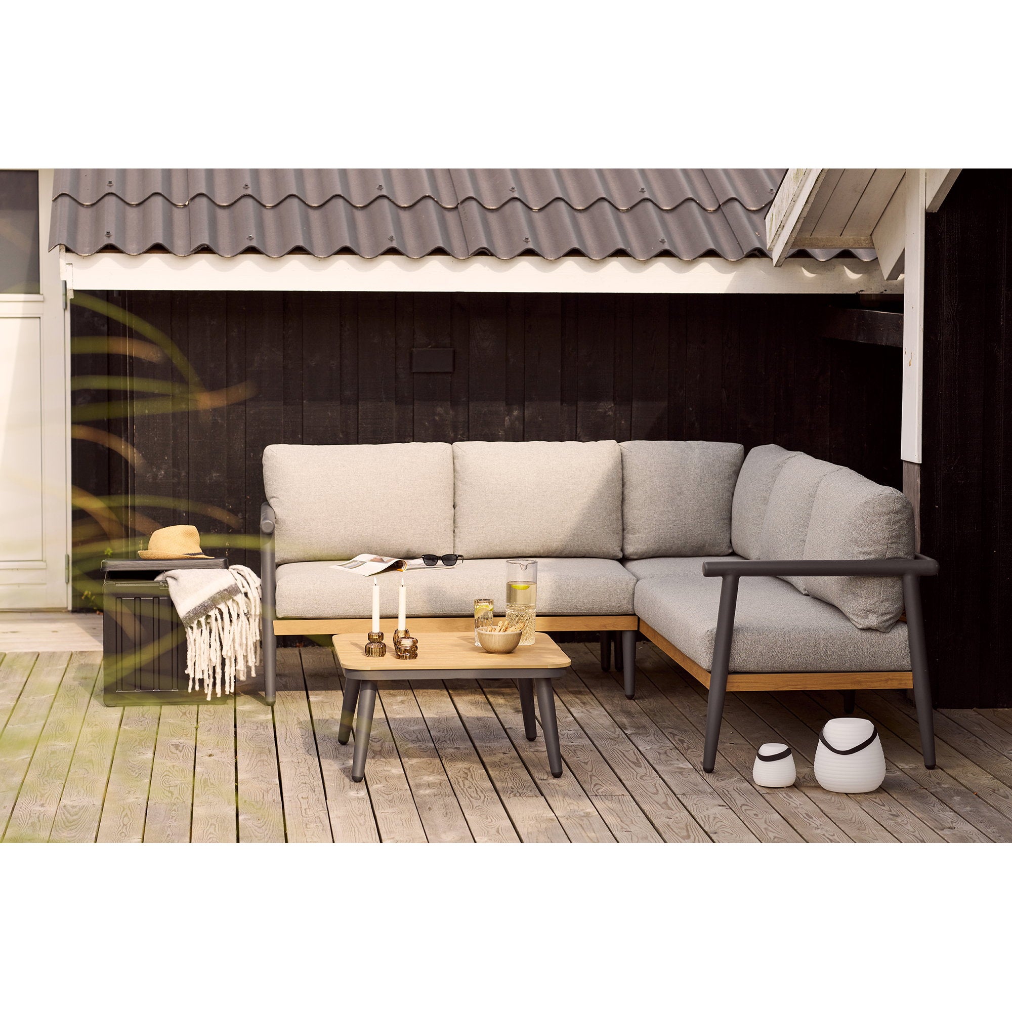 Derry LED Lamp – White